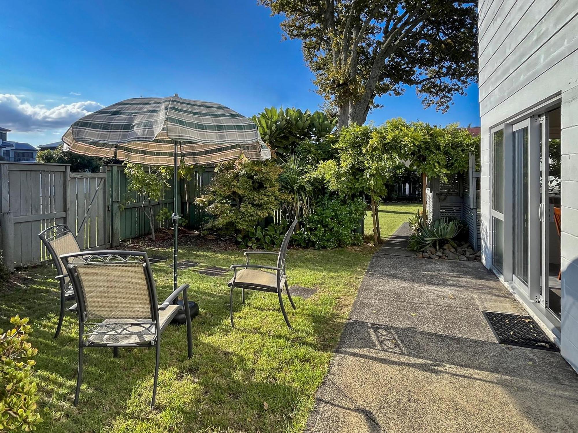 Sybil'S Place Whitianga Bagian luar foto